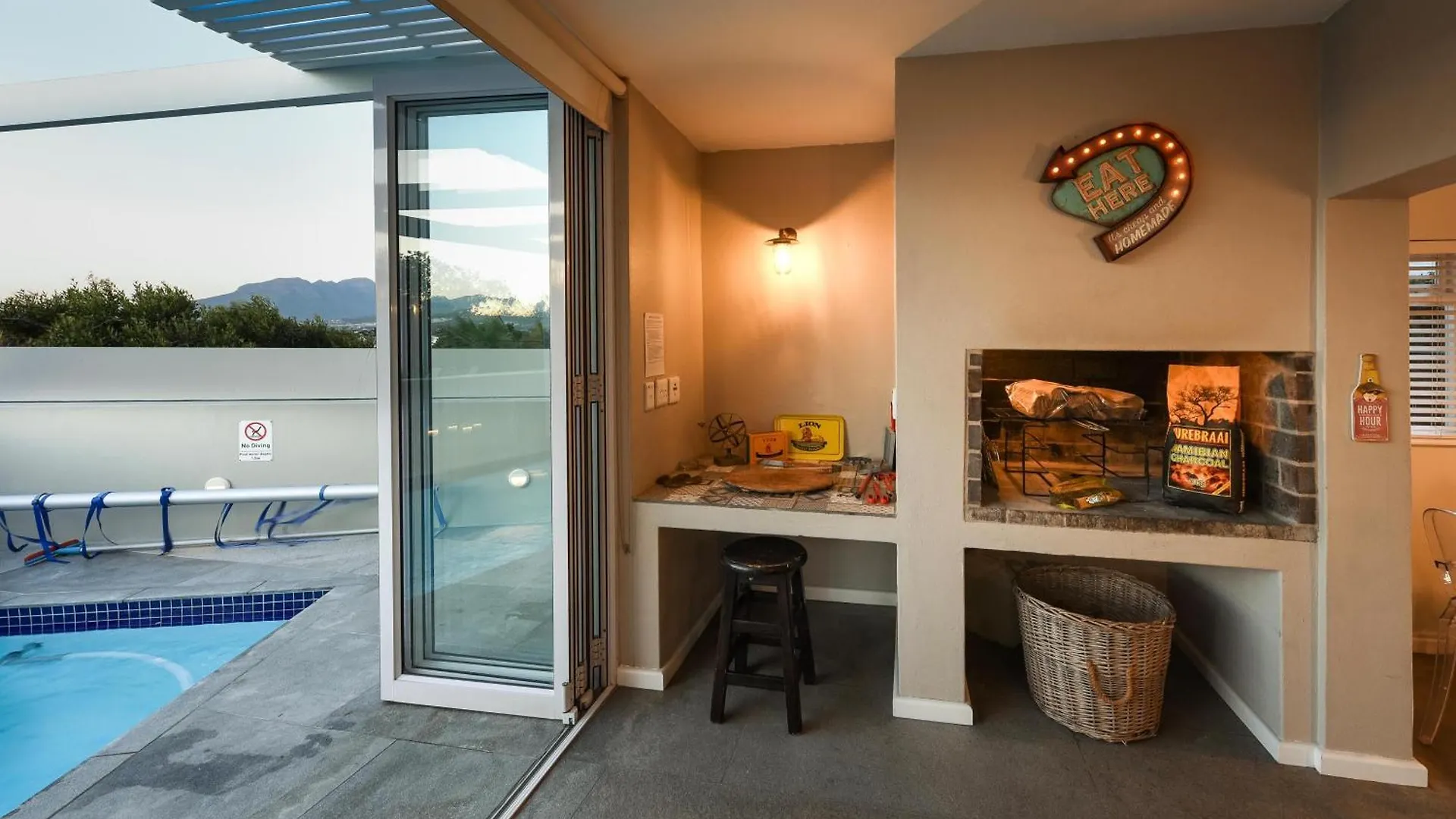 Ferienhaus Die Badhuis, For Fabulous Living! Sleeps 4, Private Pool Gordonʼs Bay