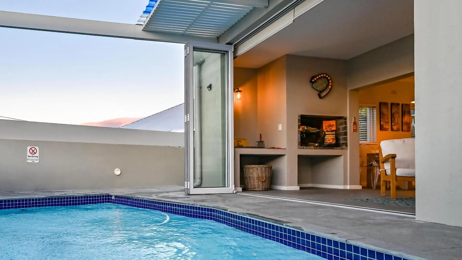 Die Badhuis, For Fabulous Living! Sleeps 4, Private Pool Gordonʼs Bay Ferienhaus