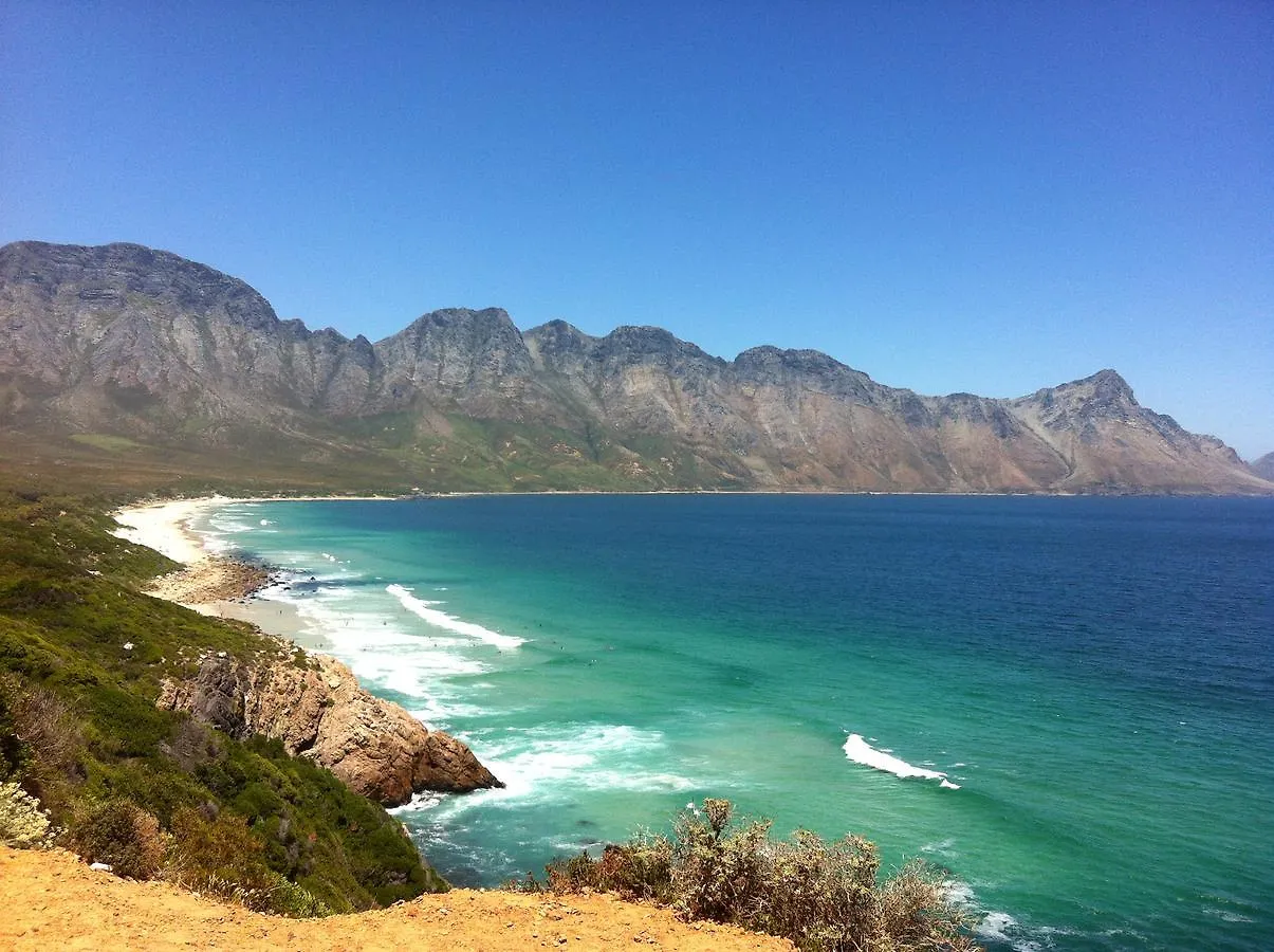 Die Badhuis, For Fabulous Living! Sleeps 4, Private Pool Gordonʼs Bay